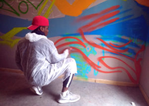 Atelier graffiti au centre EPIDE de Marseille avec les artistes Enkage et Acet