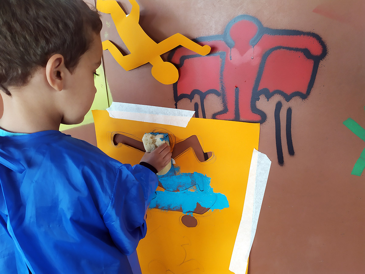 Atelier enfants en cours de peintures